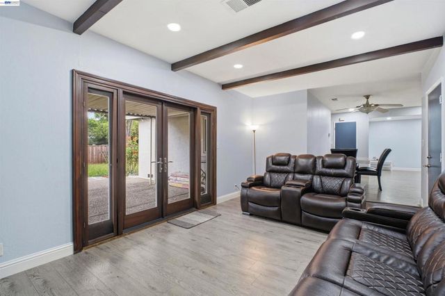 32252 Valiant Way, Union City, CA 94587