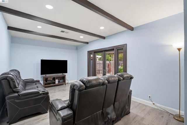 32252 Valiant Way, Union City, CA 94587