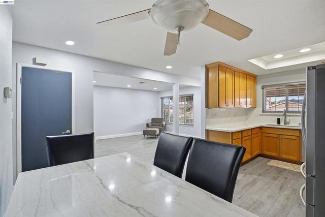 32252 Valiant Way, Union City, CA 94587
