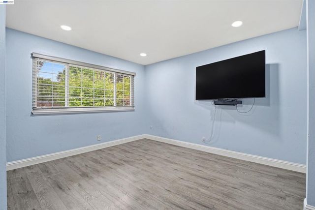 32252 Valiant Way, Union City, CA 94587