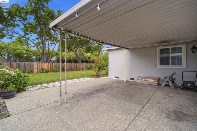 32252 Valiant Way, Union City, CA 94587