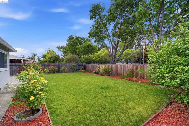 32252 Valiant Way, Union City, CA 94587