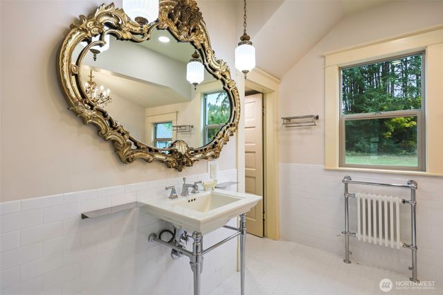 1604 Lincoln Creek Road, Rochester, WA 98579