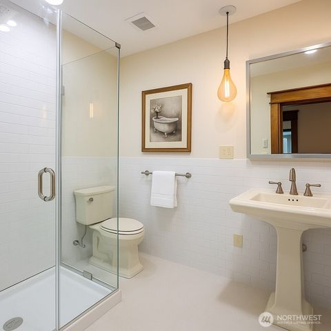 1604 Lincoln Creek Road, Rochester, WA 98579