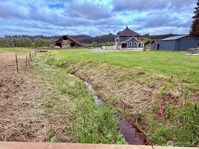 1604 Lincoln Creek Road, Rochester, WA 98579