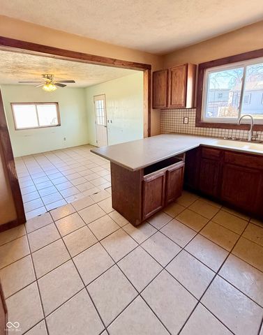 402 W Monroe Street, Alexandria, IN 46001