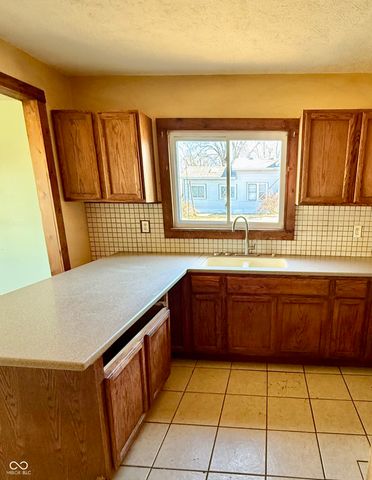 402 W Monroe Street, Alexandria, IN 46001