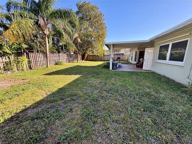 4948 SW 90th Ter, Cooper City, FL 33328