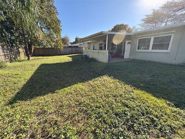 4948 SW 90th Ter, Cooper City, FL 33328