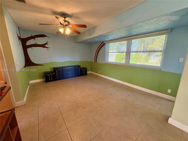 4948 SW 90th Ter, Cooper City, FL 33328