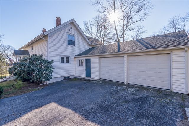 35 Tower Hill Road, North Kingstown, RI 02852