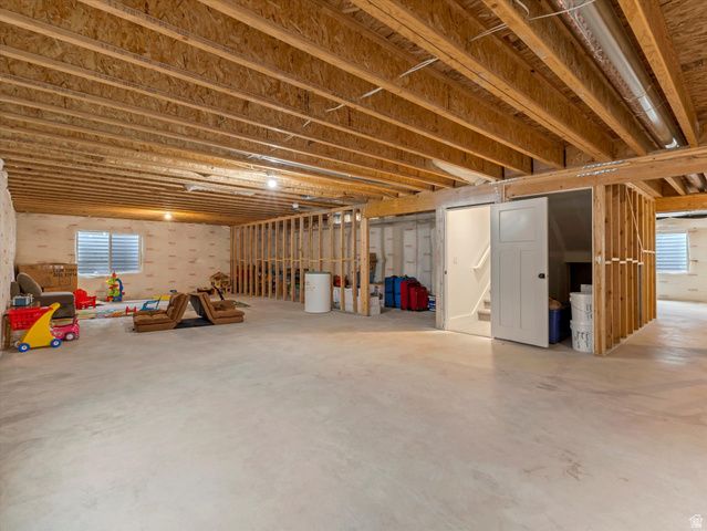 293 E BEDFORD DR, Stansbury Park, UT 84074