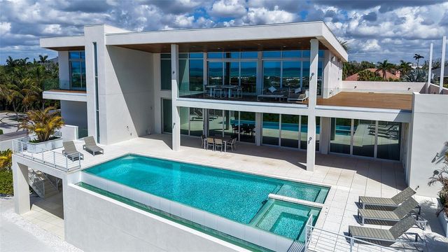 160 WHITTIER DRIVE, Sarasota, FL 34236