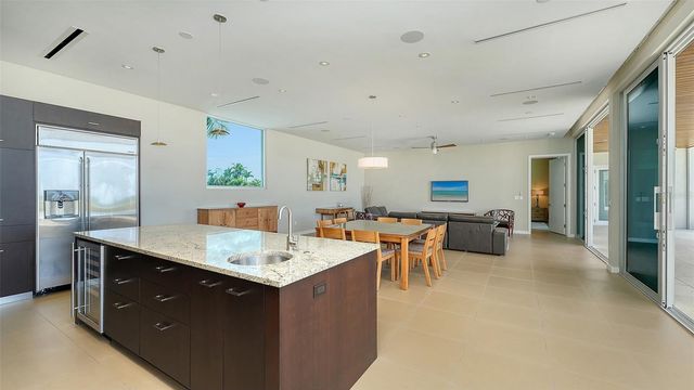 160 WHITTIER DRIVE, Sarasota, FL 34236