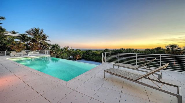 160 WHITTIER DRIVE, Sarasota, FL 34236