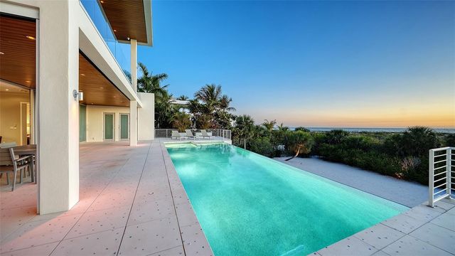 160 WHITTIER DRIVE, Sarasota, FL 34236