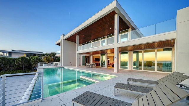 160 WHITTIER DRIVE, Sarasota, FL 34236