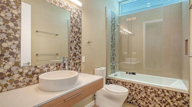 160 WHITTIER DRIVE, Sarasota, FL 34236