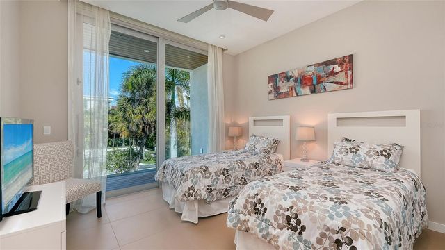 160 WHITTIER DRIVE, Sarasota, FL 34236