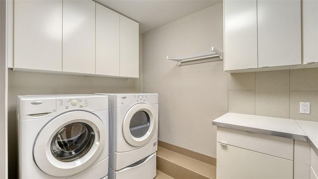 160 WHITTIER DRIVE, Sarasota, FL 34236