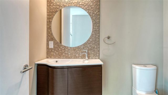 160 WHITTIER DRIVE, Sarasota, FL 34236