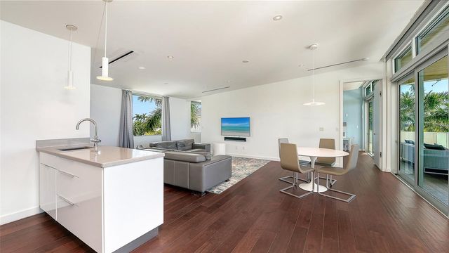 160 WHITTIER DRIVE, Sarasota, FL 34236