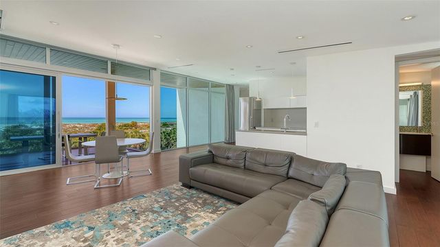 160 WHITTIER DRIVE, Sarasota, FL 34236