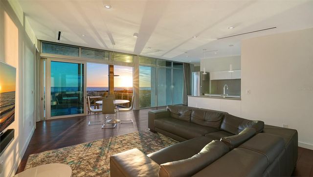 160 WHITTIER DRIVE, Sarasota, FL 34236