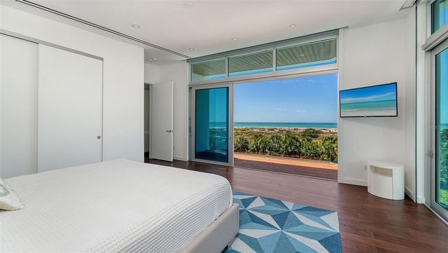 160 WHITTIER DRIVE, Sarasota, FL 34236