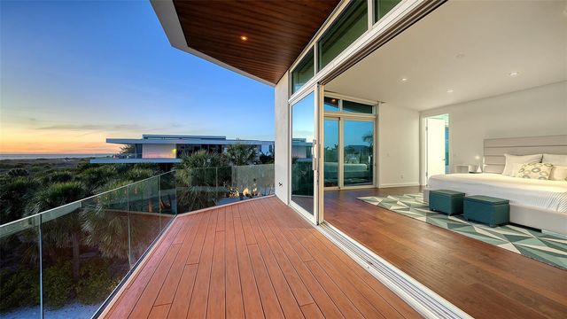 160 WHITTIER DRIVE, Sarasota, FL 34236