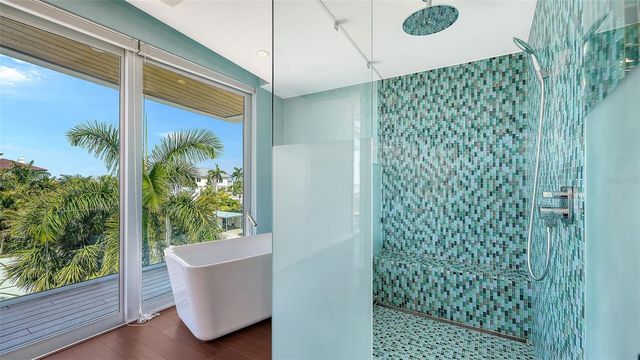 160 WHITTIER DRIVE, Sarasota, FL 34236