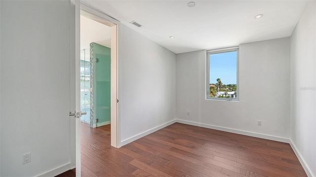 160 WHITTIER DRIVE, Sarasota, FL 34236