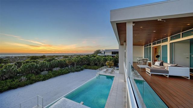 160 WHITTIER DRIVE, Sarasota, FL 34236