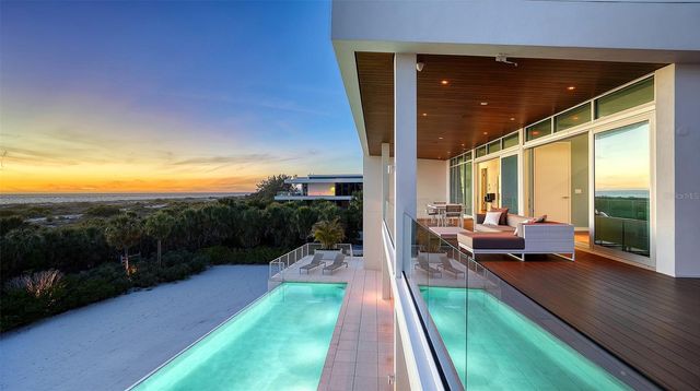 160 WHITTIER DRIVE, Sarasota, FL 34236