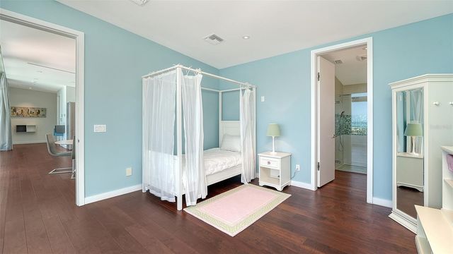 160 WHITTIER DRIVE, Sarasota, FL 34236