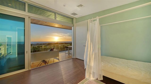 160 WHITTIER DRIVE, Sarasota, FL 34236