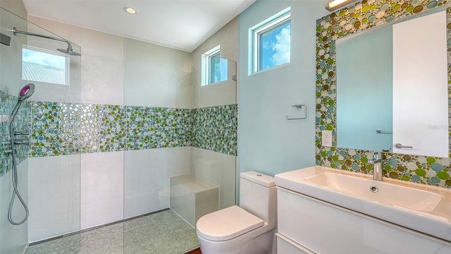 160 WHITTIER DRIVE, Sarasota, FL 34236