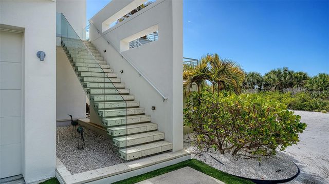 160 WHITTIER DRIVE, Sarasota, FL 34236