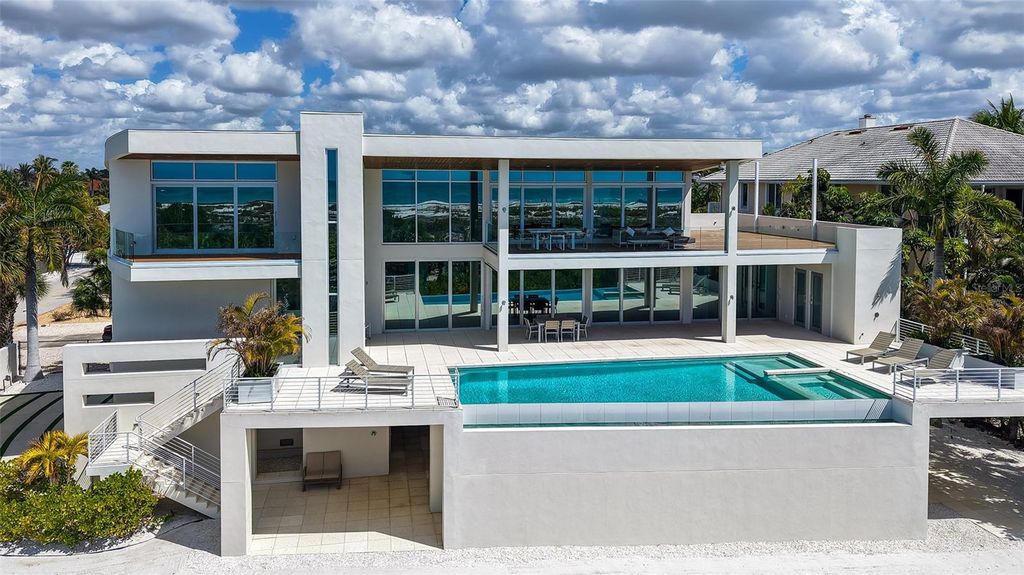 160 WHITTIER DRIVE, Sarasota, FL 34236