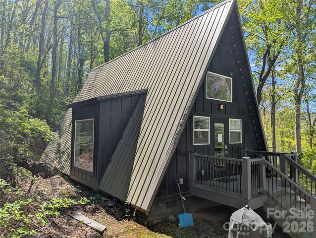 87 Hershel Lane, Swannanoa, NC 28778