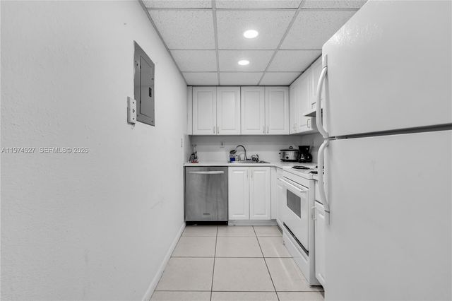 17530 NW 68th Ave C2003, Hialeah, FL 33015