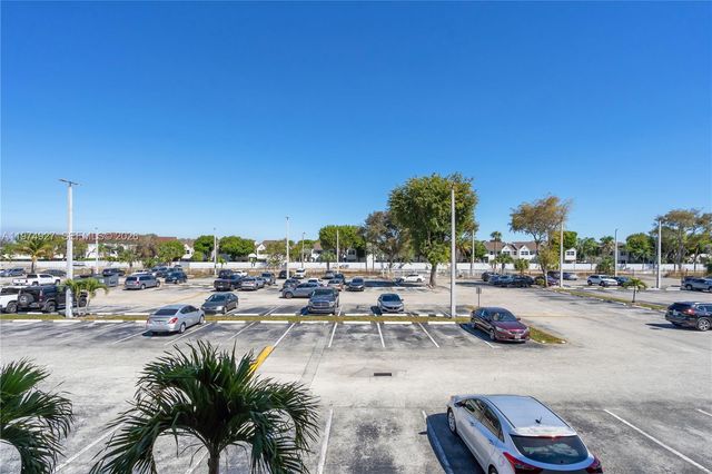 17530 NW 68th Ave C2003, Hialeah, FL 33015