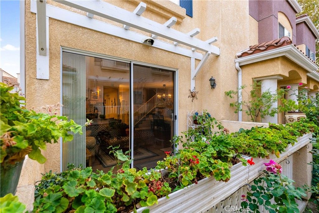 27010 Karns Court 61202, Canyon Country, CA 91387 — photo 2
