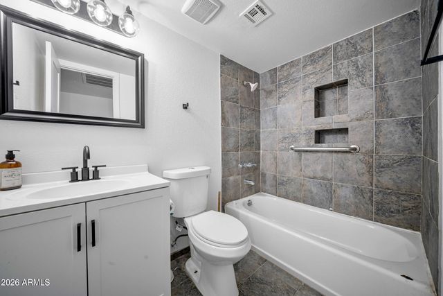 8608 E WHITTON Avenue, Scottsdale, AZ 85251