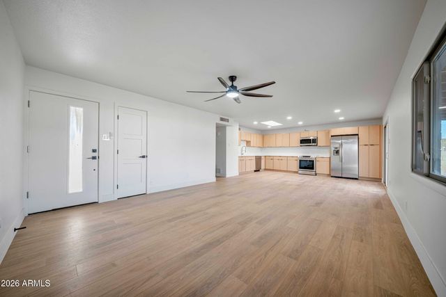 8608 E WHITTON Avenue, Scottsdale, AZ 85251