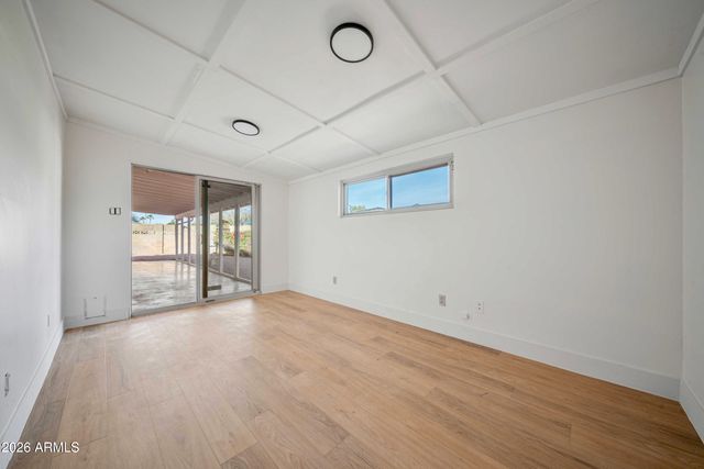 8608 E WHITTON Avenue, Scottsdale, AZ 85251