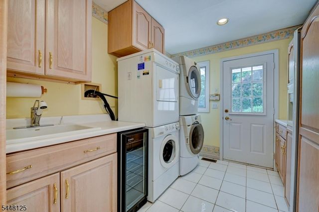 5 Meadow Ct, Montville Twp., NJ 07045