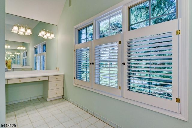 5 Meadow Ct, Montville Twp., NJ 07045