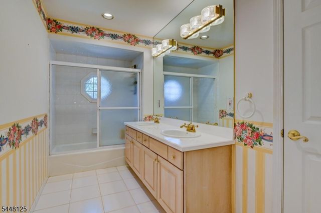 5 Meadow Ct, Montville Twp., NJ 07045