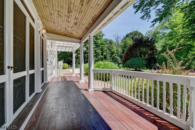 5 Meadow Ct, Montville Twp., NJ 07045